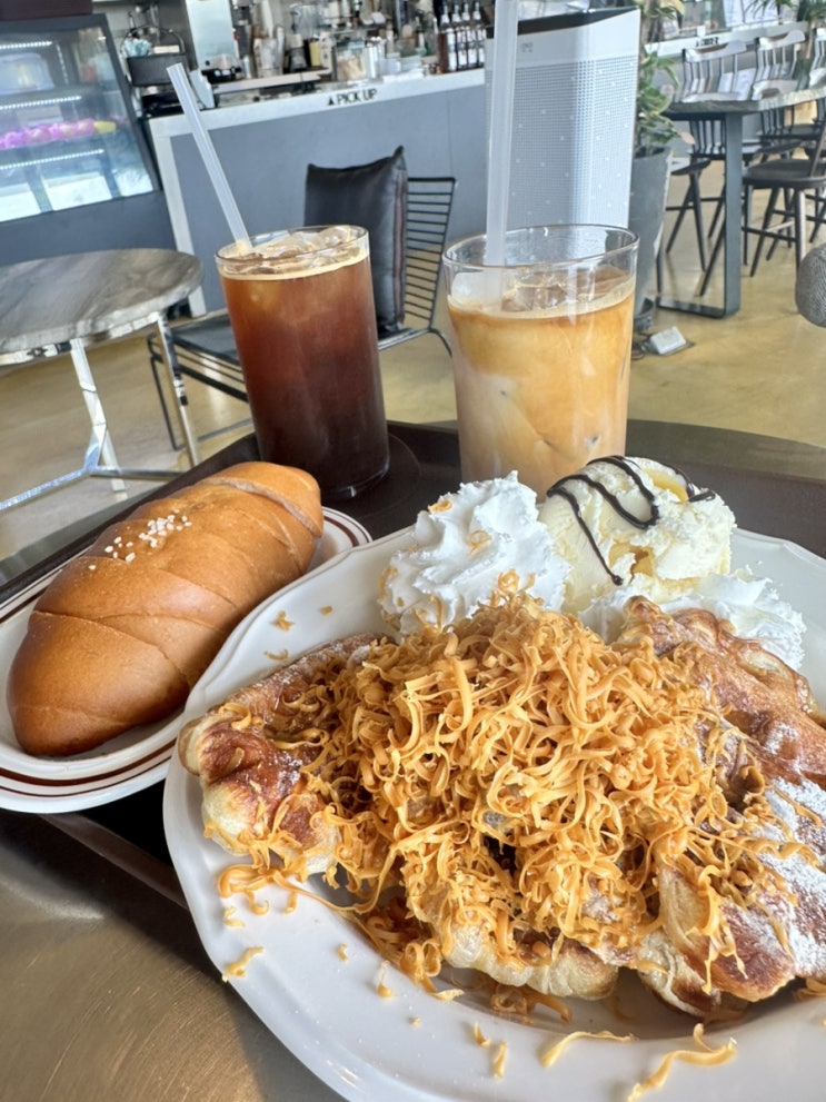  광양 다압면 크로플 맛집 - 카페 인마치