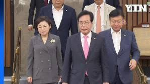 안된다더니… <b>송언석</b> “정찬민·홍문종 등 <b>광복절 특사</b> 요청”