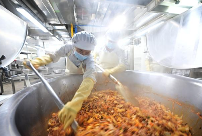  급식노동자 폐암 산재 사망 14번째… “조리흄,