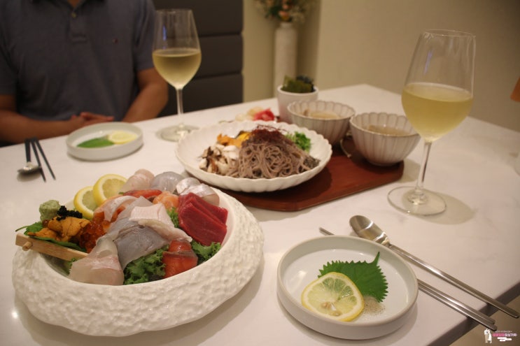  신선한 해산물과 좋은 분위기의 혜화역맛집 '해화개반'