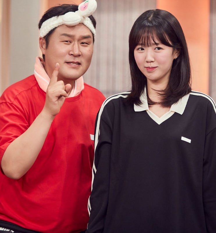 [<b>유퀴즈</b>] 등장하자마자 <b>눈물</b>... 배우 ‘<b>윤경호</b>’ 프로필 노안... 