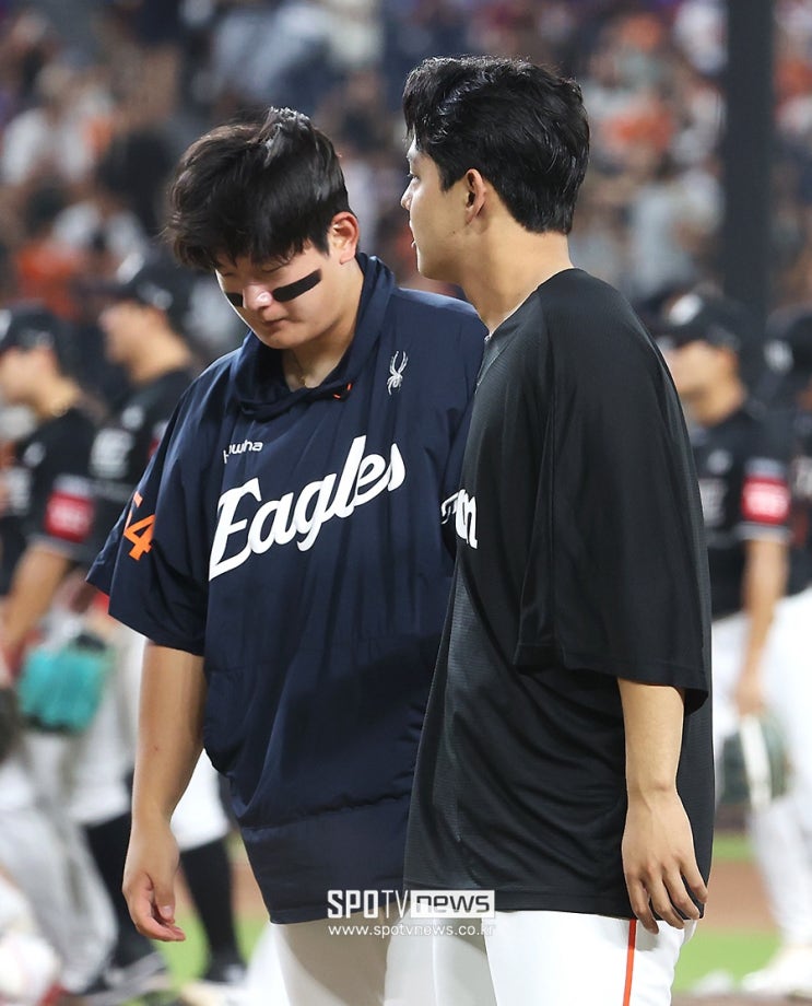 이걸 지네.. <b>문동주 호투</b> 했으나 한승혁 김서현 5실점으로 패배