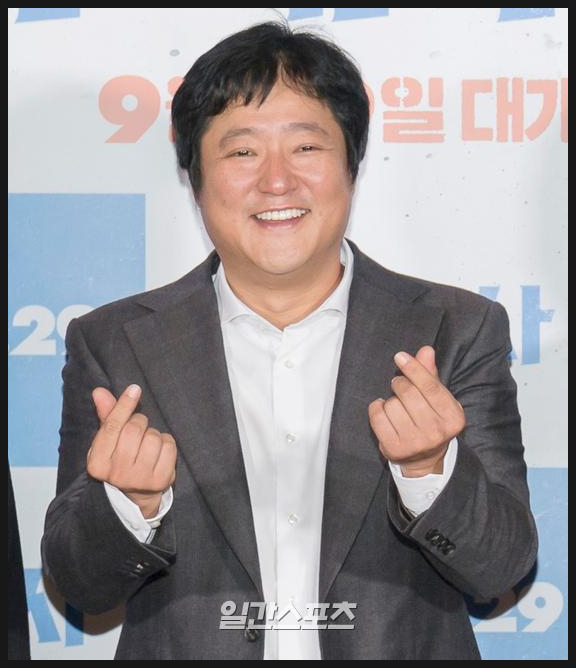 <b>곽도원</b>, 3년 만의 <b>복귀</b> — 이달 10월, <b>연극</b> '욕망이라는 이름의... 