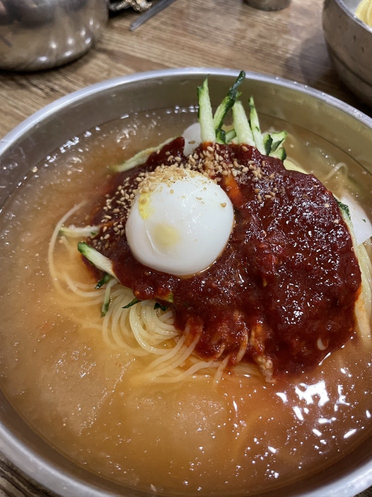  현지인도 줄서는 부산 밀면 성지, 국제밀면 본점 웨이팅
