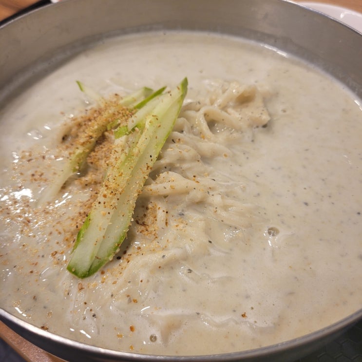  석촌역맛집: [큰손칼국수]후기/ 콩국수 팔아요!