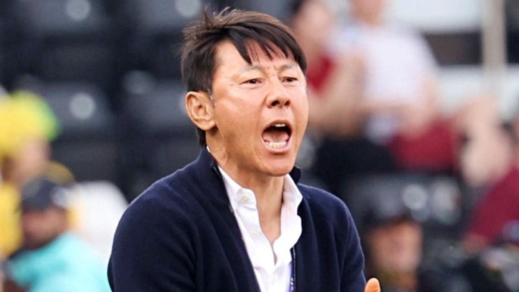 '디펜딩 챔피언' 위기의 <b>울산</b>... 13대 사령탑에 <b>신태용</b> <b>감독 선임</b>