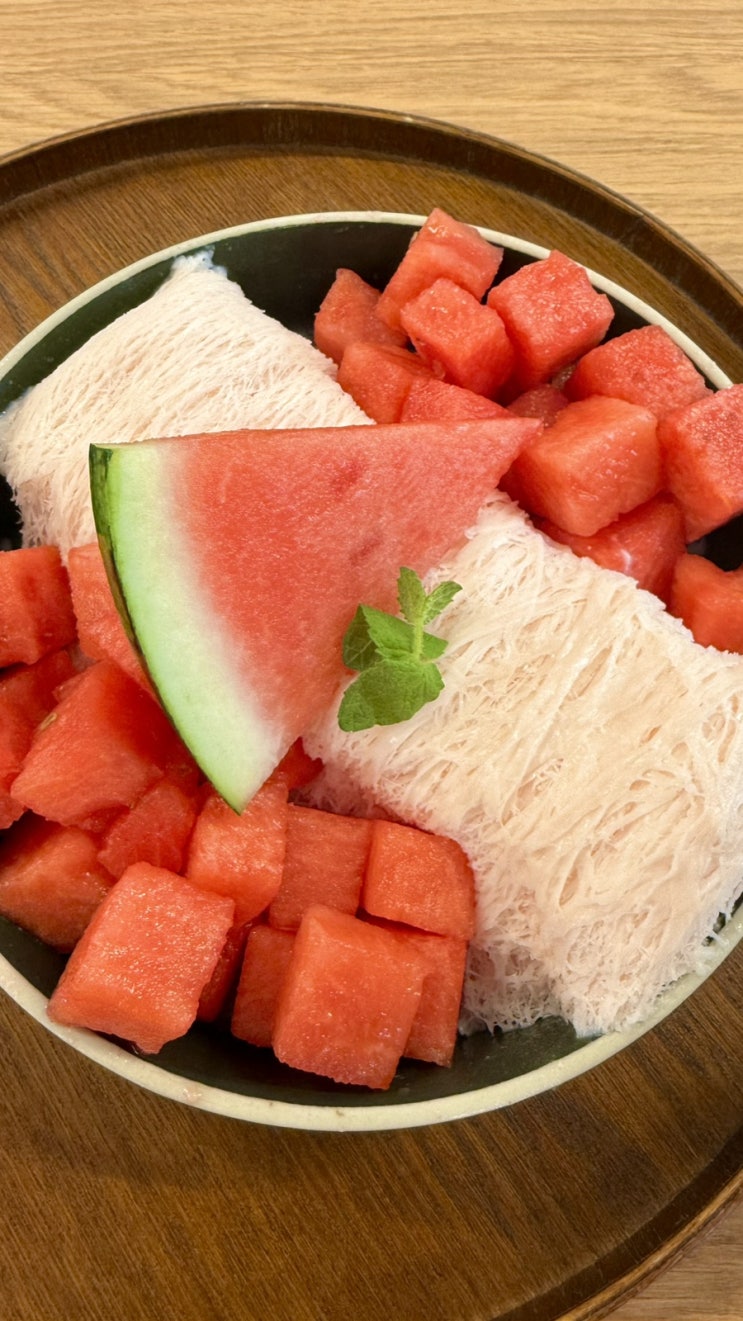  [광안리 카페] 수박빙수 맛집 데이트 명소 까눌레 맛집 웨이팅 필수 '연의양과' 내돈내산 솔직 리뷰