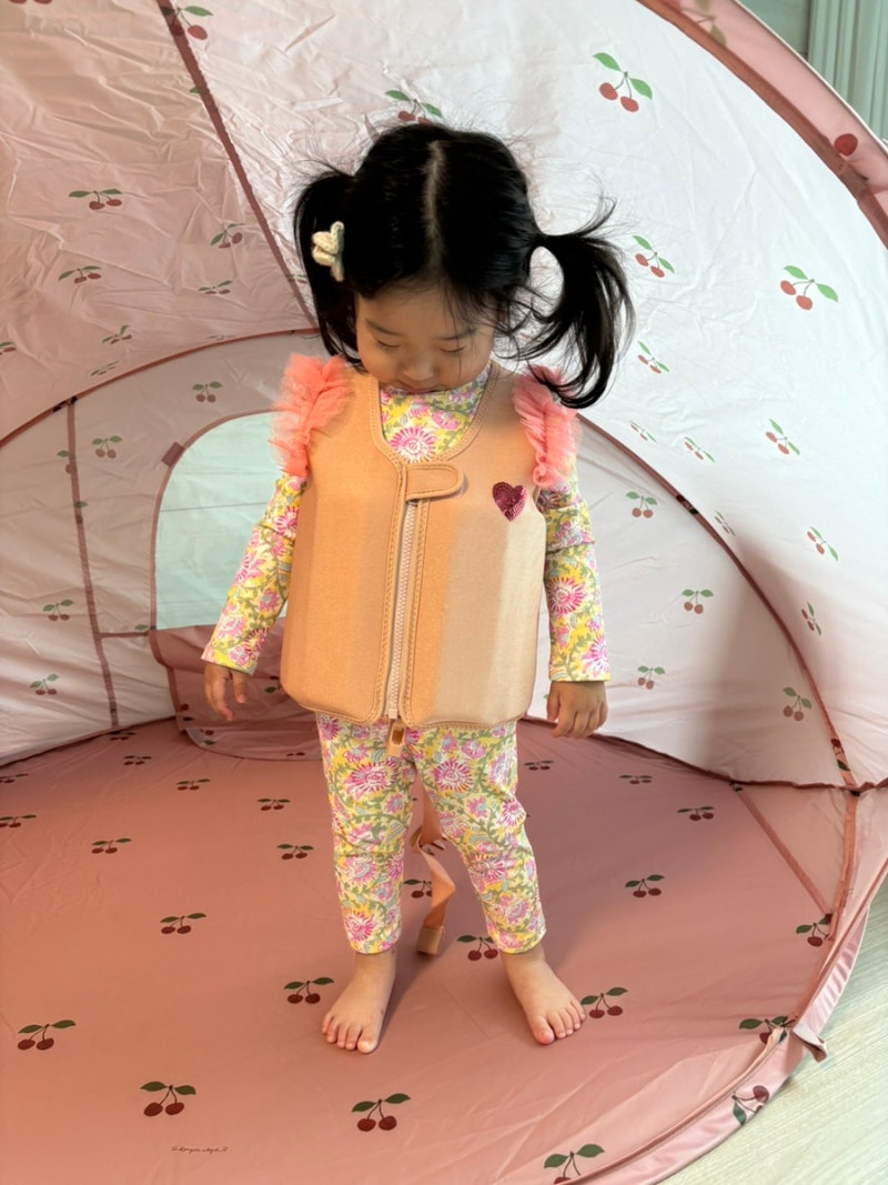 루이스미샤 리넷 리네트 스윔 점프수트 래쉬가드 수영복 24M 사이즈 착샷콩제슬래드 젬마 구....