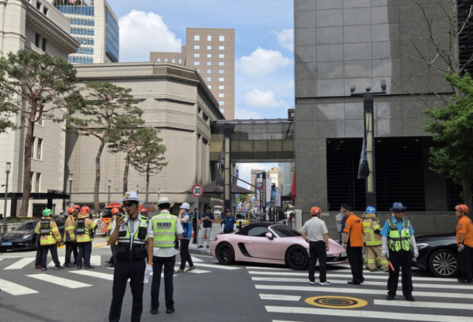   신세계백화점 명동 본점 ‘폭파 예고’ 소동
