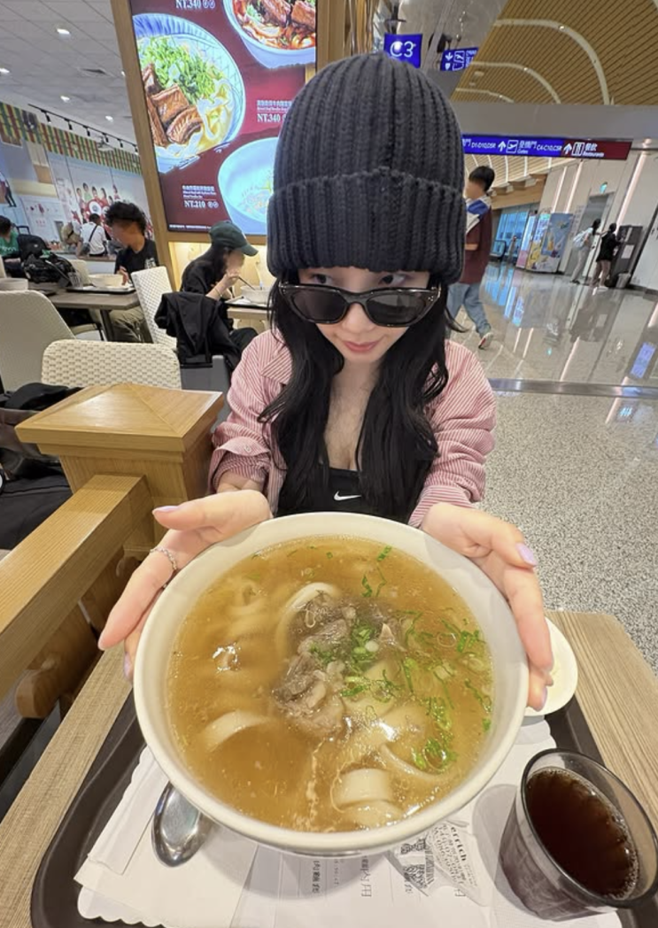  [셀럽 패션] 에스파 카리나 인스타그램 패션 분석 프라다부터 알렉산더왕까지!