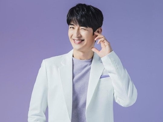 가수 손호영 송혜교 여자친구 결혼 누나 손정민 아버지 가족 엄마 가정사 군대 국적 논란 god ....