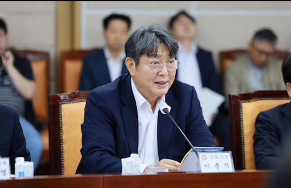 <b>이춘석</b> 의원 탈당…법사위원장직 사퇴까지, <b>주식</b> <b>차명</b><b>거래</b>... 