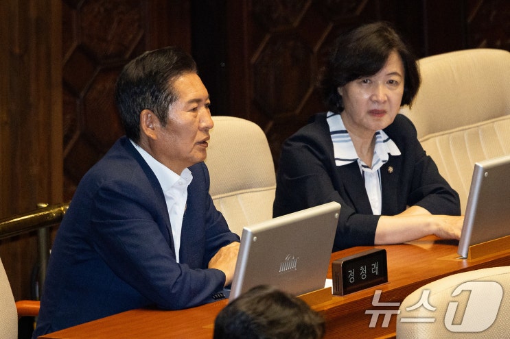 與 정청래 “<b>이춘석 제명</b> 조치하겠다”법사위원장 후임에... 