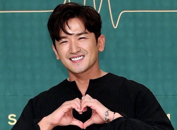 <b>이민우</b>, 재일교포 예비신부와 <b>결혼</b>·임신 <b>겹경사</b>…신화 4번째... 