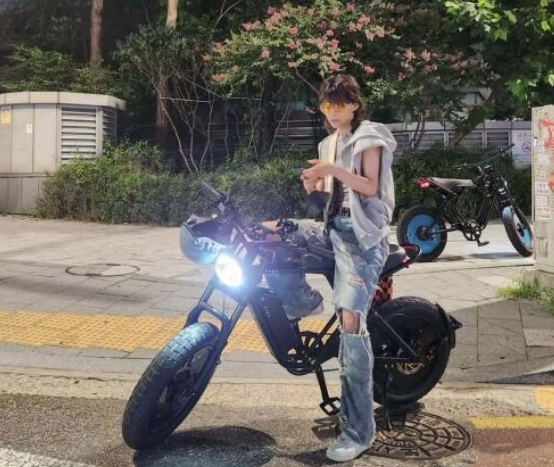  ‘골때녀’ 정혜인, 한강 밤 달군 힙한 바이커 룩