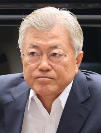 [충격 속보] 文 전 대통령, <b>조국 사면</b>·<b>복권</b> 직접 요구…정치권... 