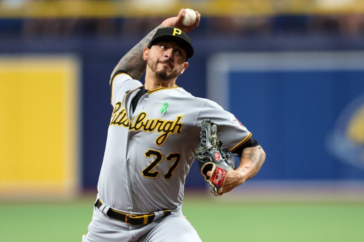 터커 <b>데이비슨</b>, 10승을 기록하고도 롯데와 결별! MLB 출신 우완... 
