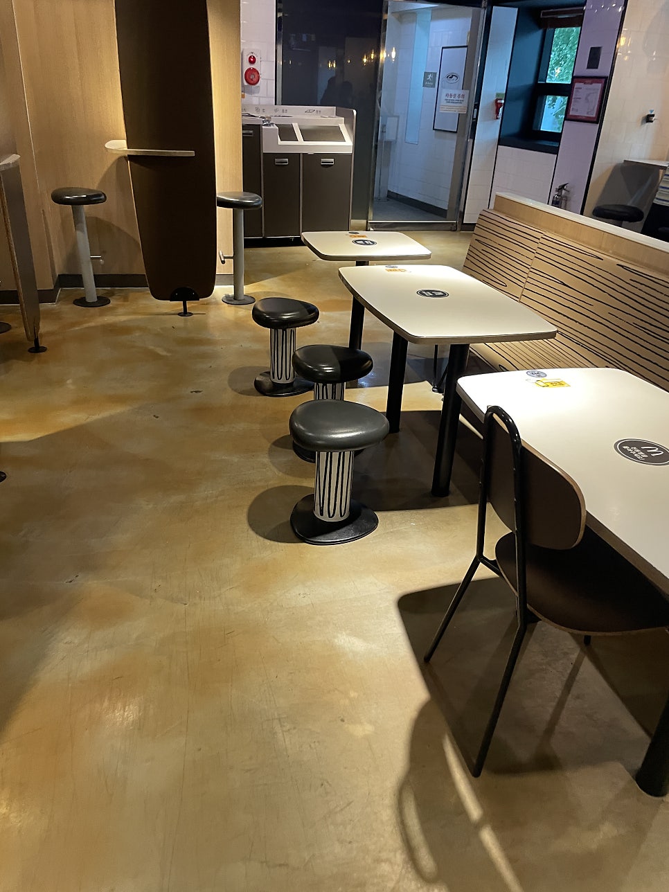 맥도날드 홍제역점 사진 4