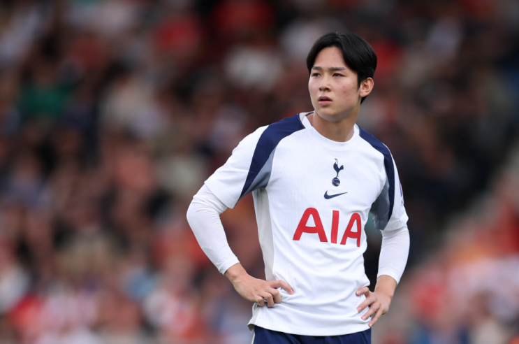 <b>양민혁</b>, <b>포츠머스</b> 임대 임박… 챔피언십 포츠머스 이적 24시간... 