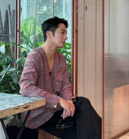   정일우, 베트남에서 물오른 비주얼 공개