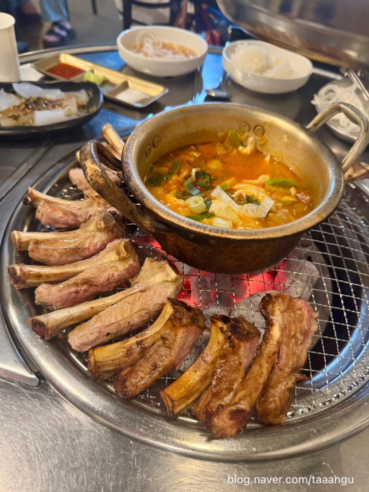  혜화 쪽당 후기 | 생쪽갈비 vs 양념쪽갈비 리얼 비교 + 얼큰순두부&열무국수 조합까지!
