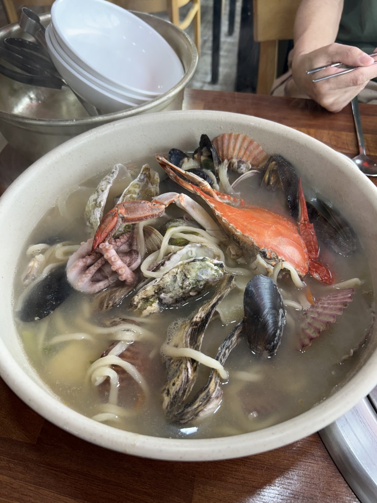  오이도 애견동반 가능한 해물칼국수 맛집  해물파전도 맛있는 '큰손회조개구이칼국수'
