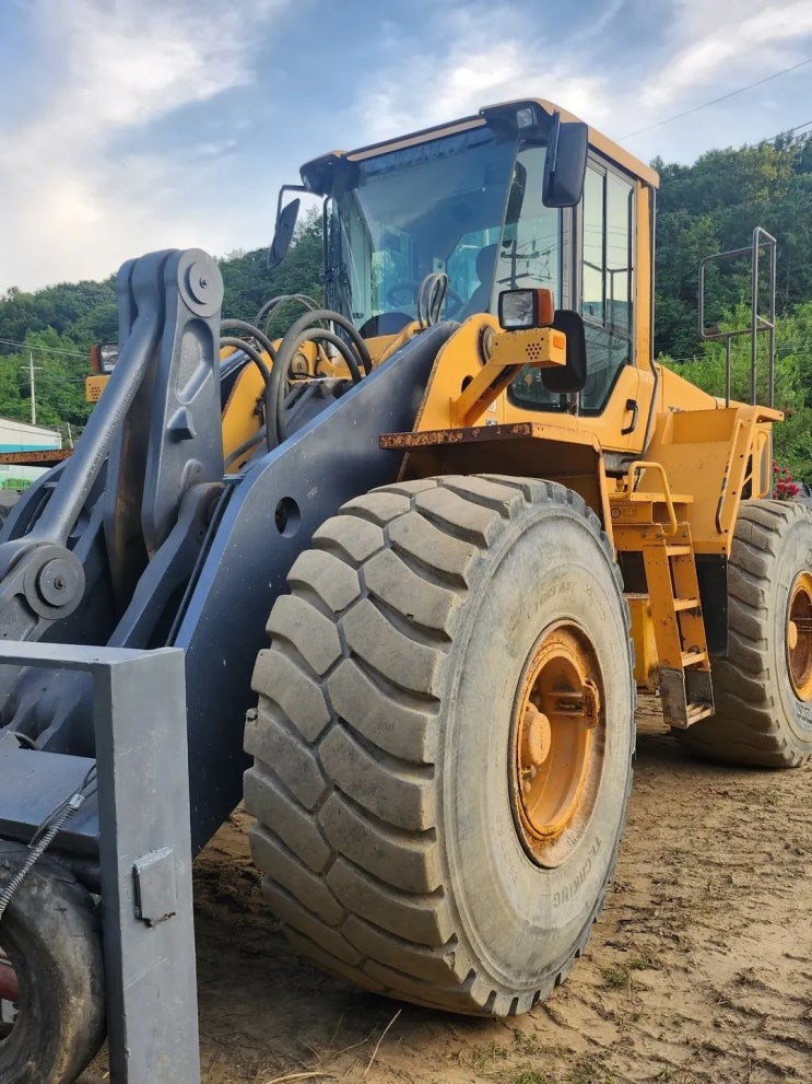  볼보 L180F 2010년식 7500만원 판매합니다.
