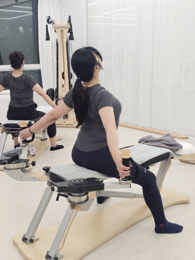  김해필라테스 자이로토닉으로 어깨 석회.오십견.수술 후 통증 완화까지!