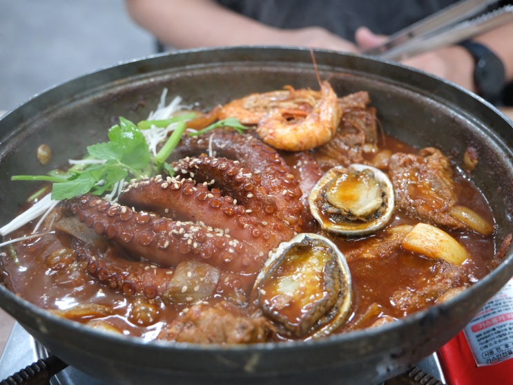  [제주해물갈비찜 맛집] 문어와 갈비의 환상 조합 ‘옥만이네 제주금능협재점’