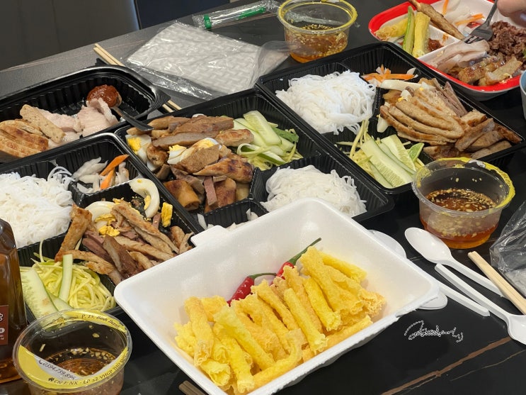  베트남에서 꼭 먹어봐야 할 3가지 음식. 넴 느엉, 반깐까록, 반록
