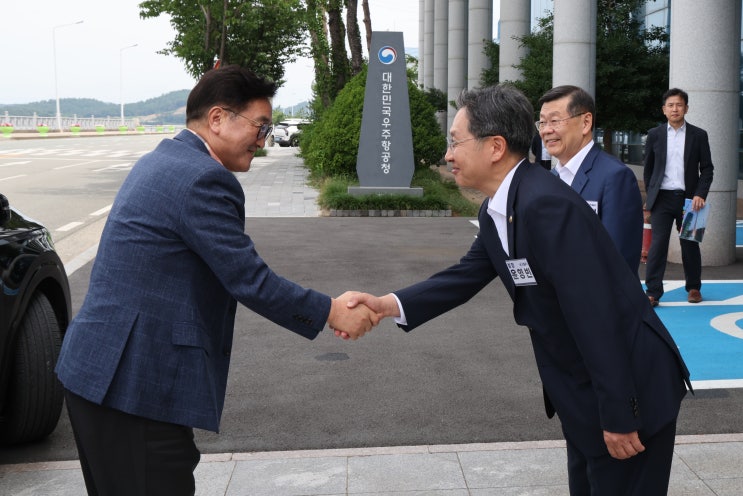 <b>우원식 국회의장</b>, 사천 우주항공청 방문…“세계 5대 우주강국... 