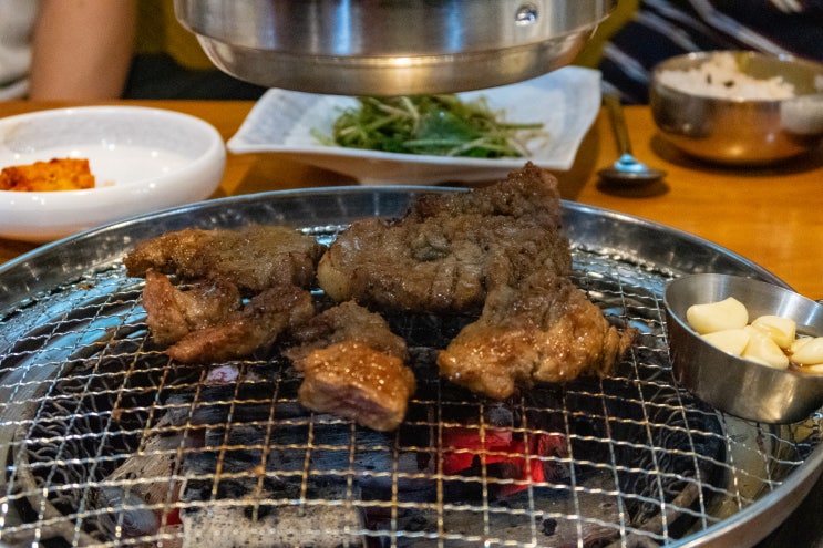 [신봉외식타운 맛집] 고기 가성비는 좋은데 불친절, <금수강산아리랑>