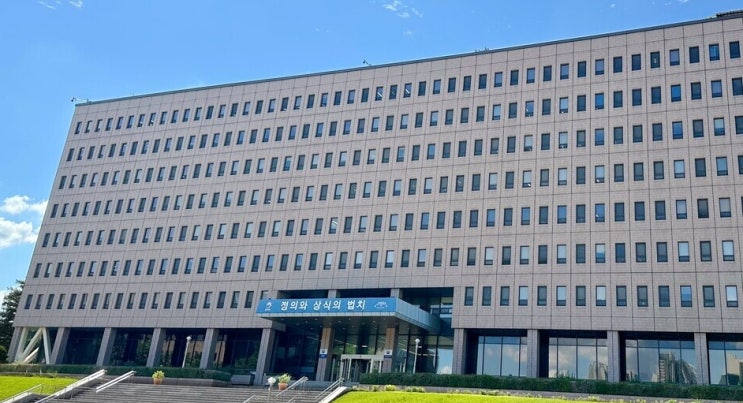 <b>조국</b>·<b>윤미향</b>·조희연까지…이재명 정부 첫 <b>사면</b>, ‘정치... 