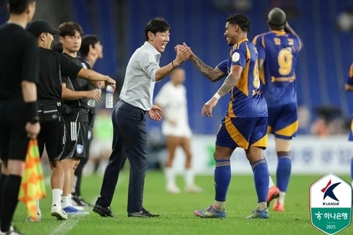 4634일 만의 K리그 복귀, <b>신태용</b> 감독 울산 첫 경기서 승전보... 