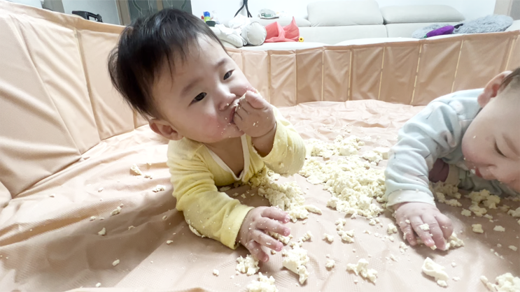  오감자극! 두부 촉감놀이 시기? 하는법 총정리(ft. 좋은 이유, 주의사항)