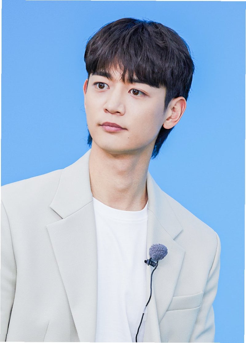 SHINee 珉豪與首爾大學好友同框！《我獨自生活》中公開的溫馨友誼