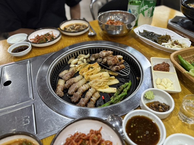  그릴링 서비스 구워주는 대구 진천동삼겹살 돼지만 진천점