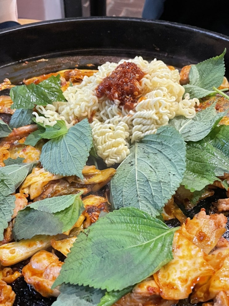  문정동 점심 먹기 좋은 [항아리닭갈비막국수 송파문정점]