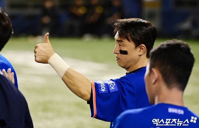 '오빠 므찌나?'…<b>손아섭</b> 한 방은 보여줬다→첫 선발+안타+<b>타점</b>... 