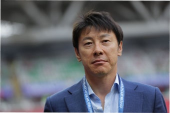 <b>신태용</b> 울산HD 신임 <b>감독</b>, “이빨 빠진 호랑이 아닌 용맹한... 