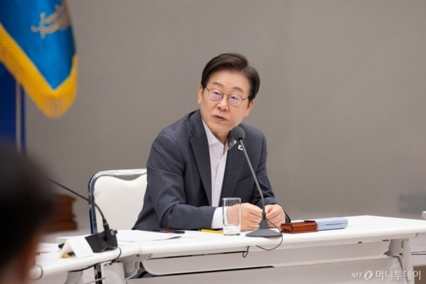 [속보] <b>이재명</b> 대통령, 산재 사망 "즉시 보고" 지시…<b>안전 강화</b>... 