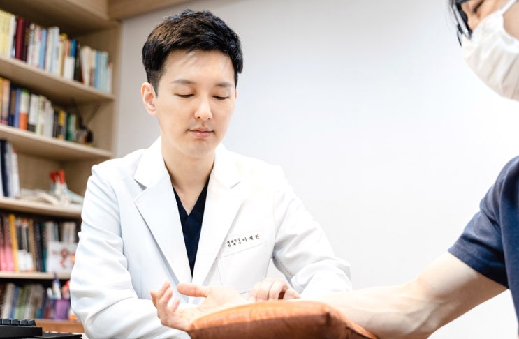  수원영통 윤빛한의원 광복절 정상진료 냉방병 치료병원