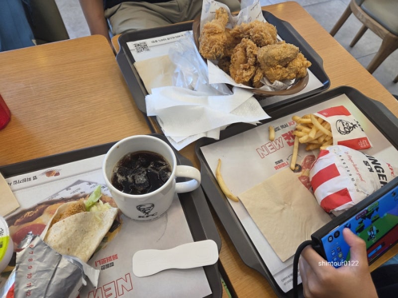 KFC 오리지널치킨 징거세트 트위스터 솔직 후기