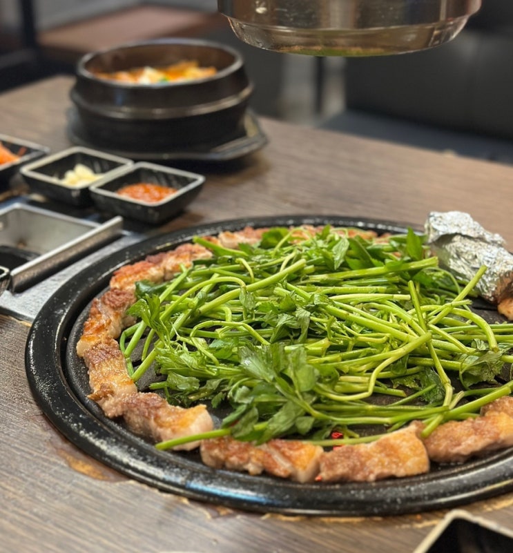  육풍 구로디지털단지점 구로 삼겹살, 구디 구워주는 고기집