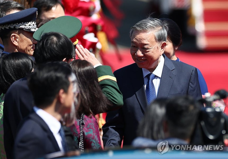 [속보] 베트남 권력 서열 1위, <b>또 럼</b> 서기장 전격 <b>방한</b>! 핵심... 