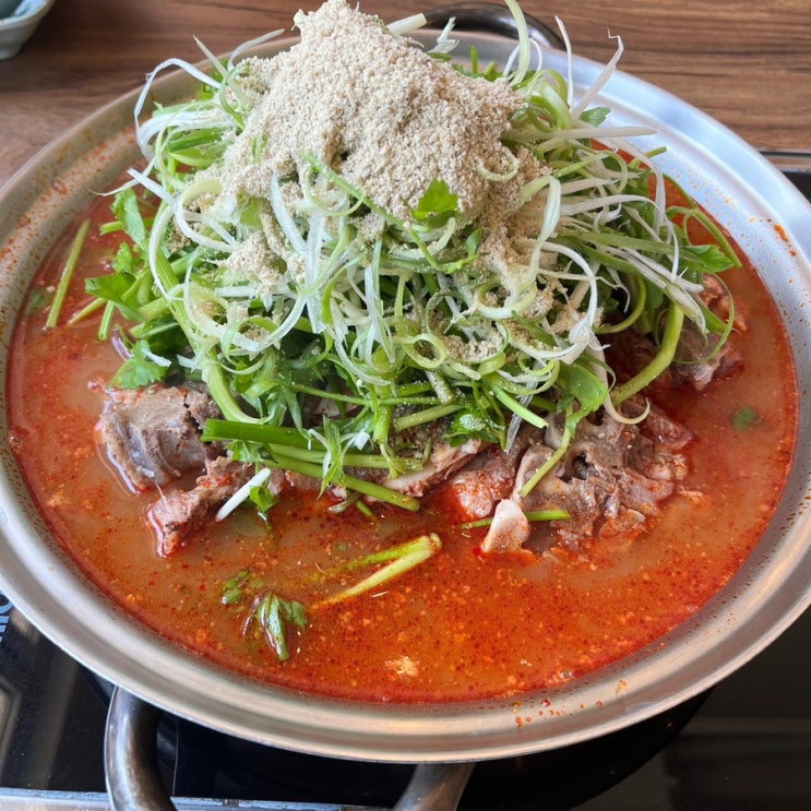  인천 송도 맛집 감자탕 본대가 미나리감자탕