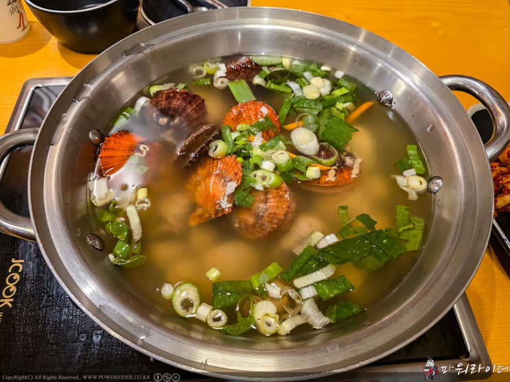  거제 칼국수 맛집 - 만선호 해물칼국수에서 해물칼국수와 해물무침을 먹고 왔습니다. 거제 해물칼국수 맛집!