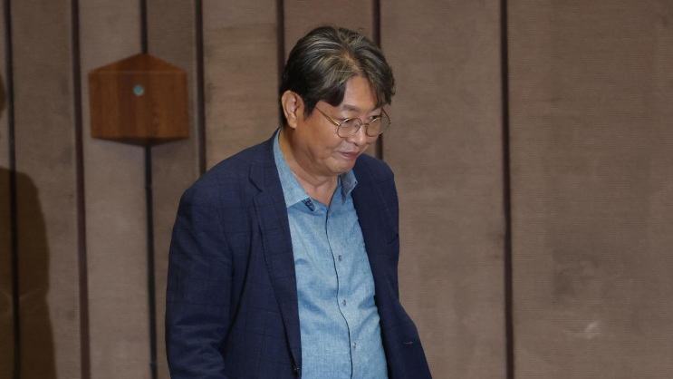 [속보] 경찰, 주식 차명거래 의혹 <b>이춘석 의원실 압수수색</b>