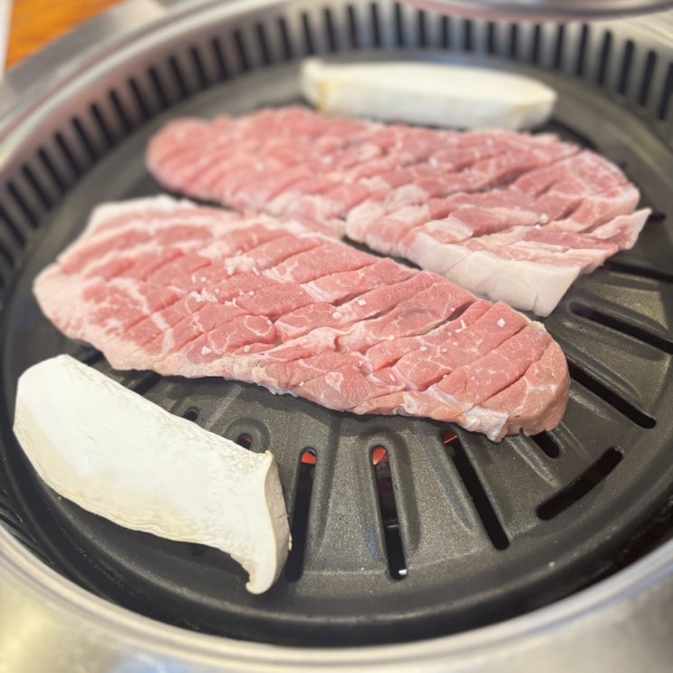  석촌맛집 / 제철재료로 모든 반찬을 직접만드는 제주돼지맛집 [ 사랑채 ]