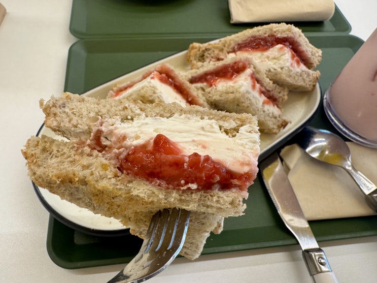 밤리단길 카페양심 | 그릭요거트 천국, 일산 디저트 맛집